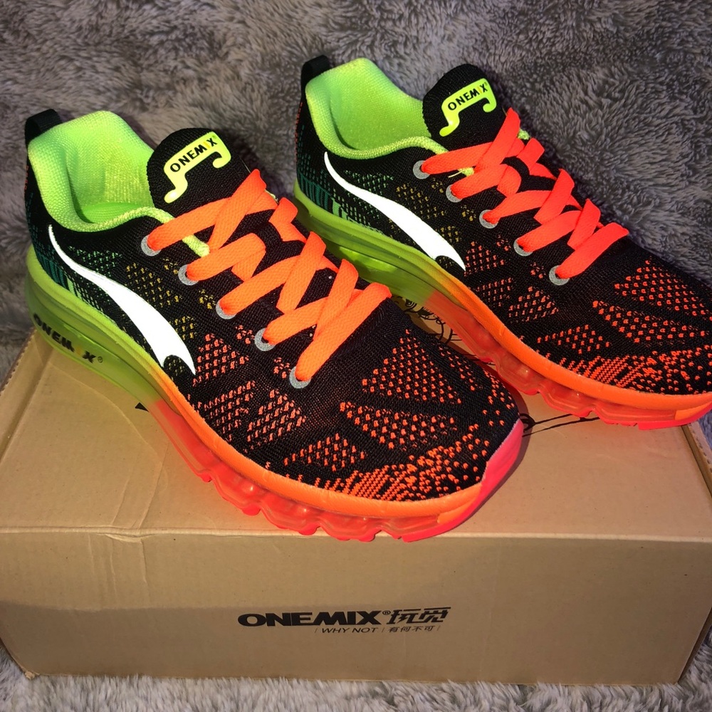 Onemix women’s air cushion running shoes